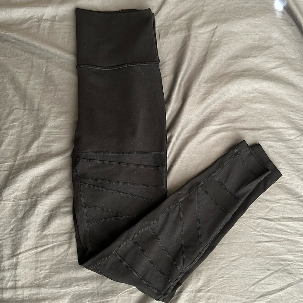 Women’s Lululemon Wunder Under Pant (Hi-Rise) Tech Mesh, 28” inseam, Size 8
